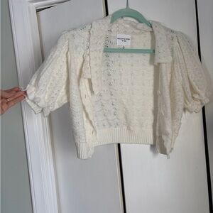 Willow and wind super soft fuzz Women's White Knit Cropped Cardigan